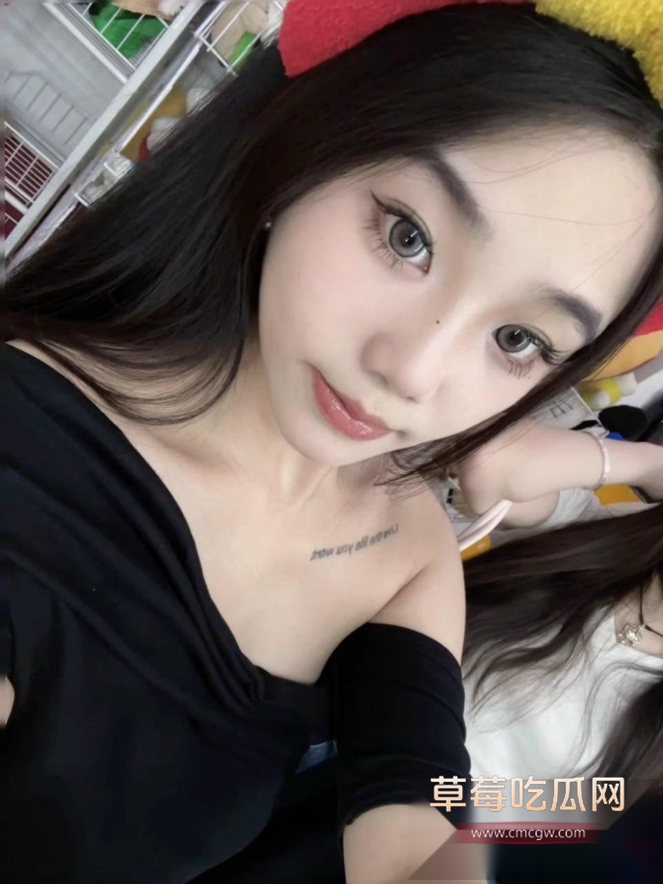 反差美女何颜君被金主包养1