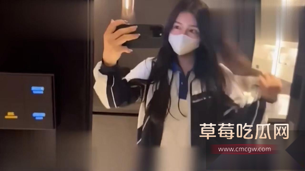 24岁粉丝甜蜜校园恋 清纯校服学生妹却藏着傲人巨乳和粉嫩白虎4 24岁粉丝甜蜜校园恋 清纯校服学生妹却藏着傲人巨乳和粉嫩白虎4