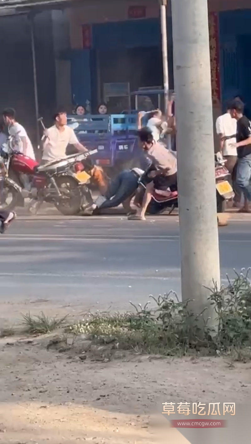 猛男精神小伙街头打架 1 猛男精神小伙街头打架 1