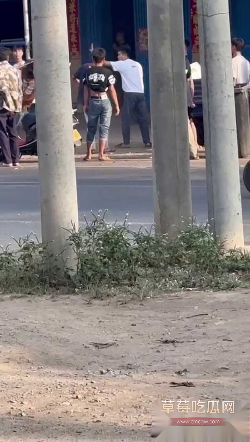 猛男精神小伙街头打架 5 猛男精神小伙街头打架 5