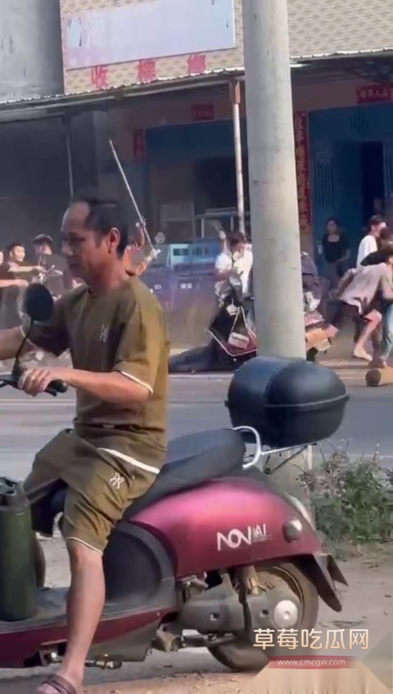 猛男精神小伙街头打架 7 猛男精神小伙街头打架 7