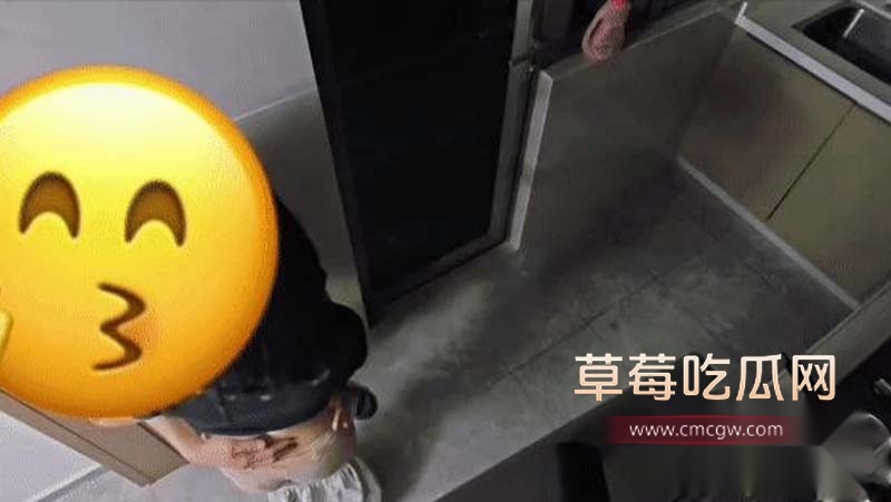 海角乱伦精选 妈妈的骚逼第一次亮相4