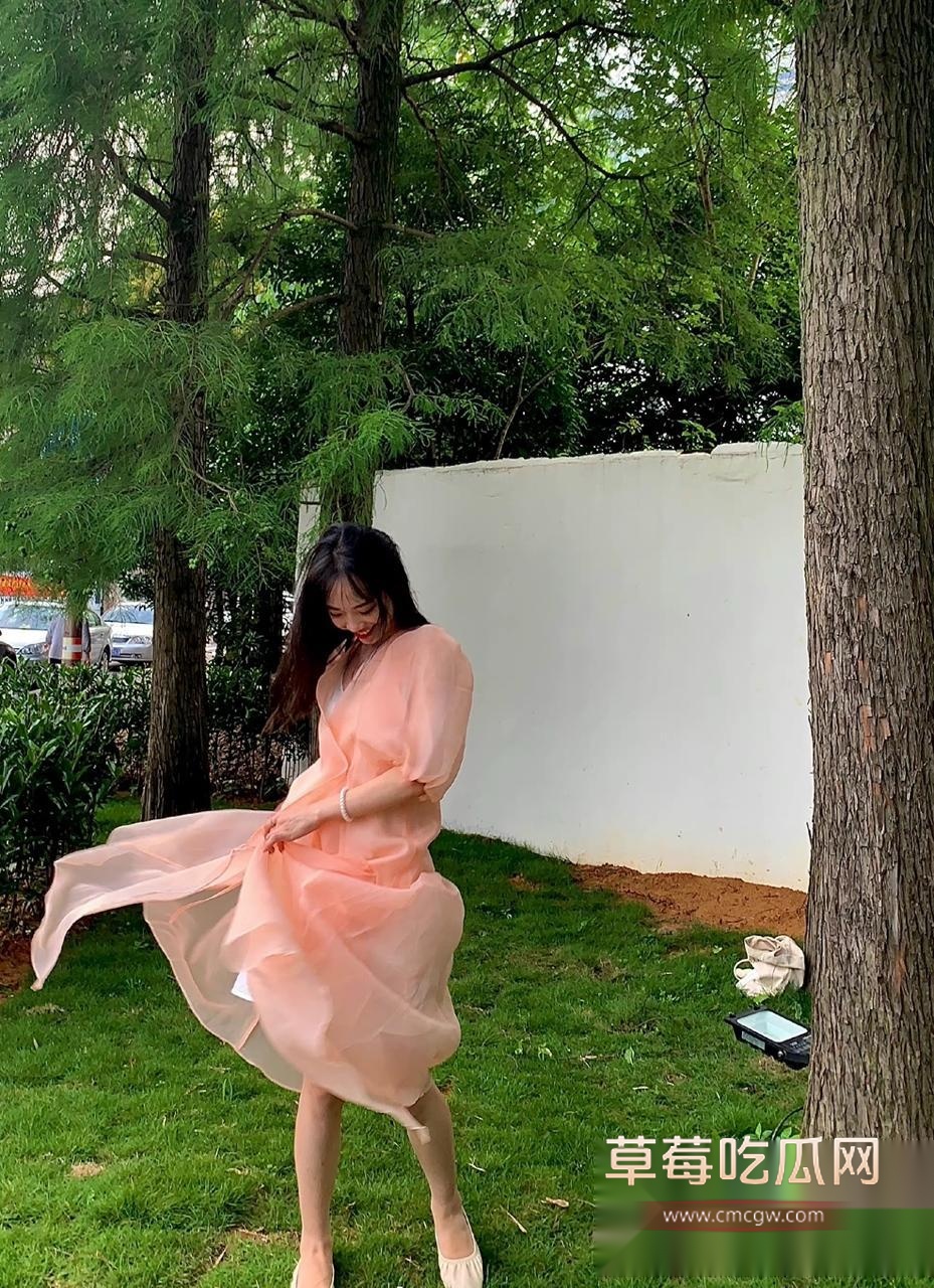 极品嫩妹苏怡婷被金主调教成私人玩物3 极品嫩妹苏怡婷被金主调教成私人玩物3