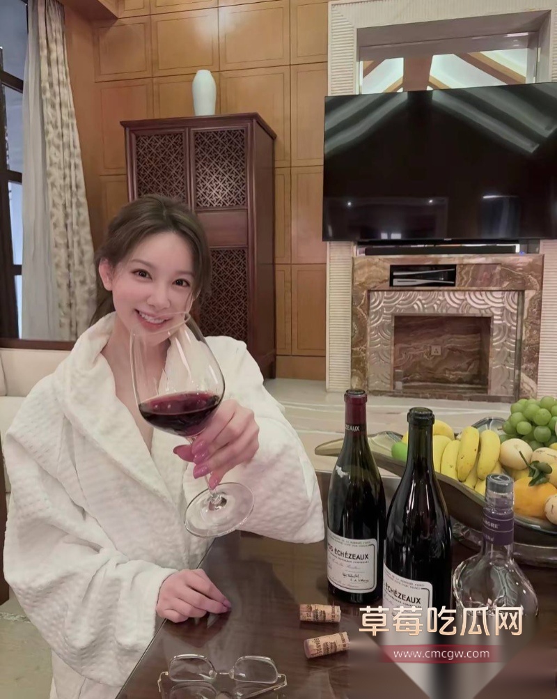 花三三长期接受榜一大哥 26 花三三长期接受榜一大哥 26