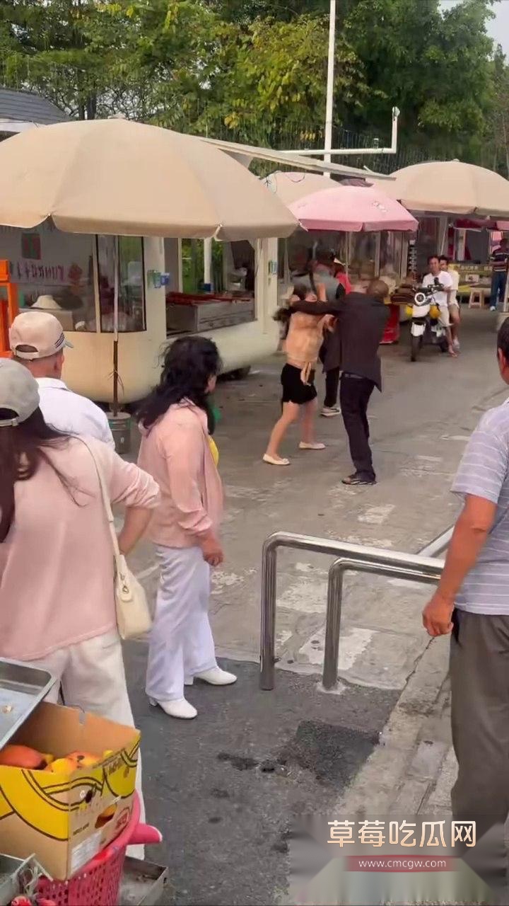 烧烤店老板娘霸气护店3 烧烤店老板娘霸气护店3