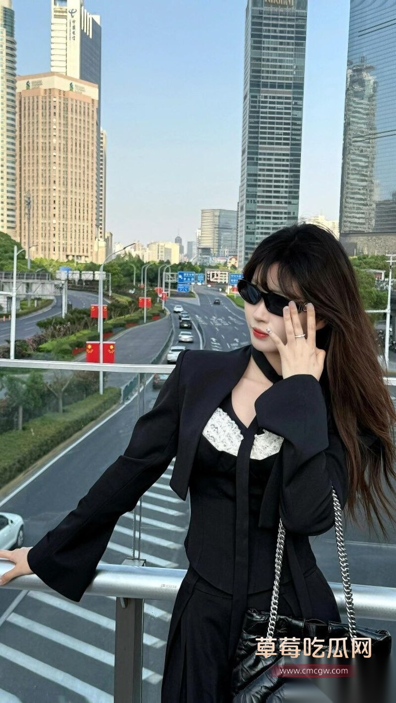 张婧娅开房约炮1 张婧娅开房约炮1