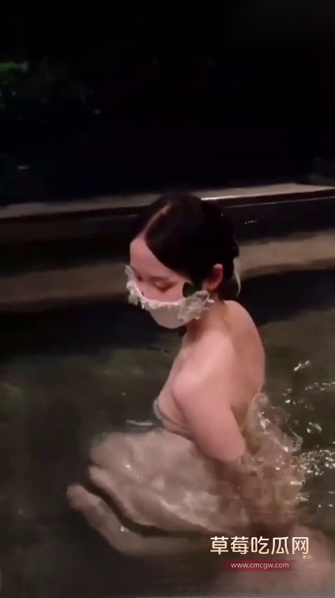 温泉露天大秀4