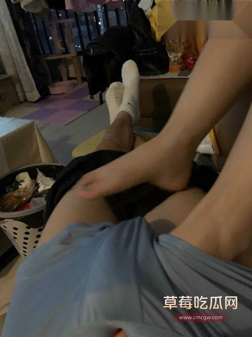 短发美足小骚货魏晴瑜4 短发美足小骚货魏晴瑜4