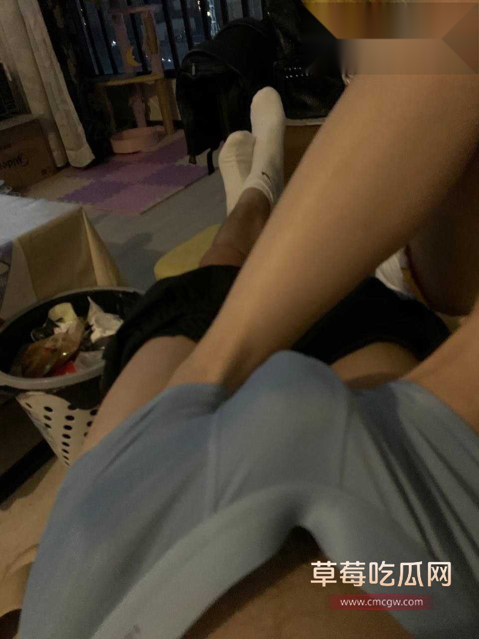 短发美足小骚货魏晴瑜5 短发美足小骚货魏晴瑜5