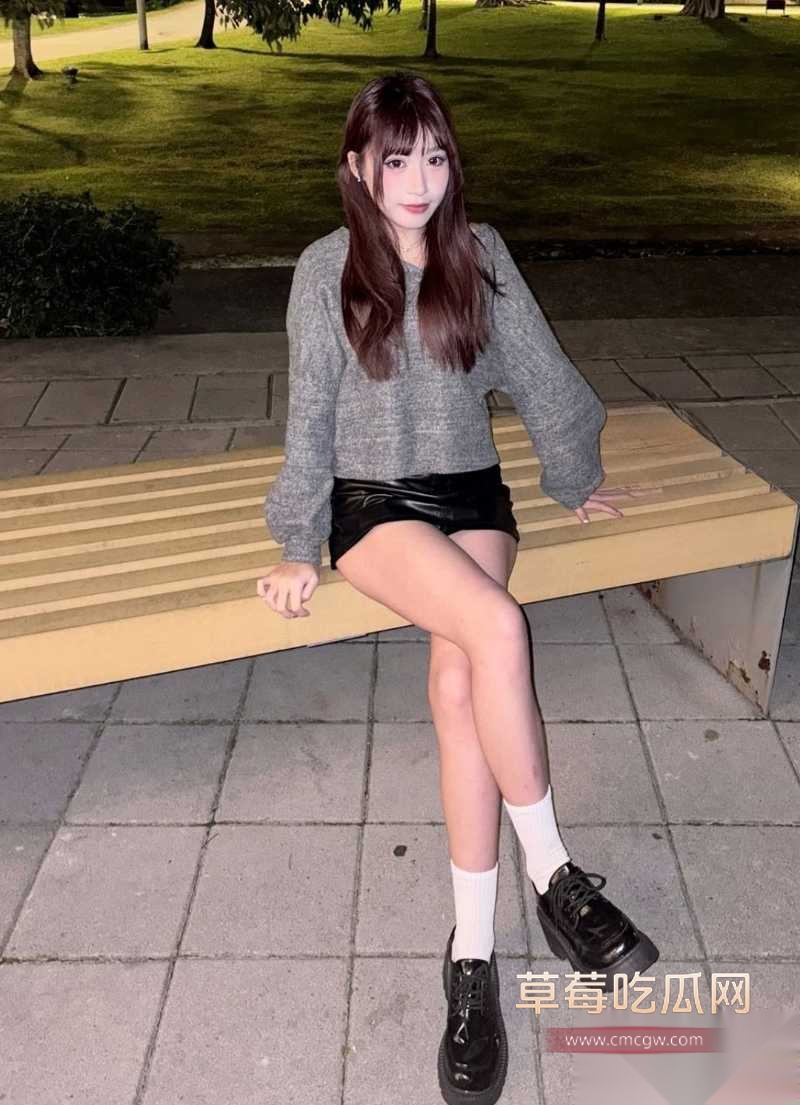 超可爱大一巨乳学妹均均 22 超可爱大一巨乳学妹均均 22