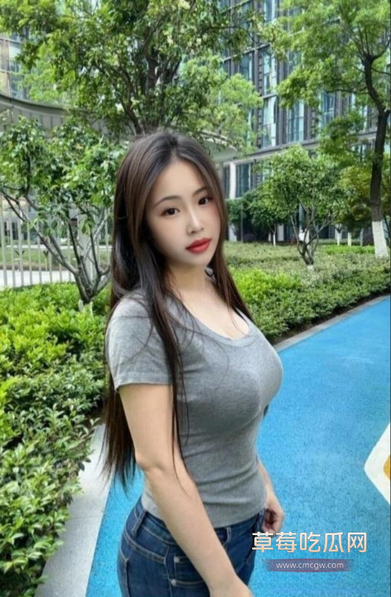 林潇潇假屌自慰 2 林潇潇假屌自慰 2