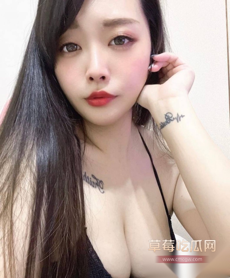 某音巨乳嫩妹恋爱后自拍露点 19 某音巨乳嫩妹恋爱后自拍露点 19