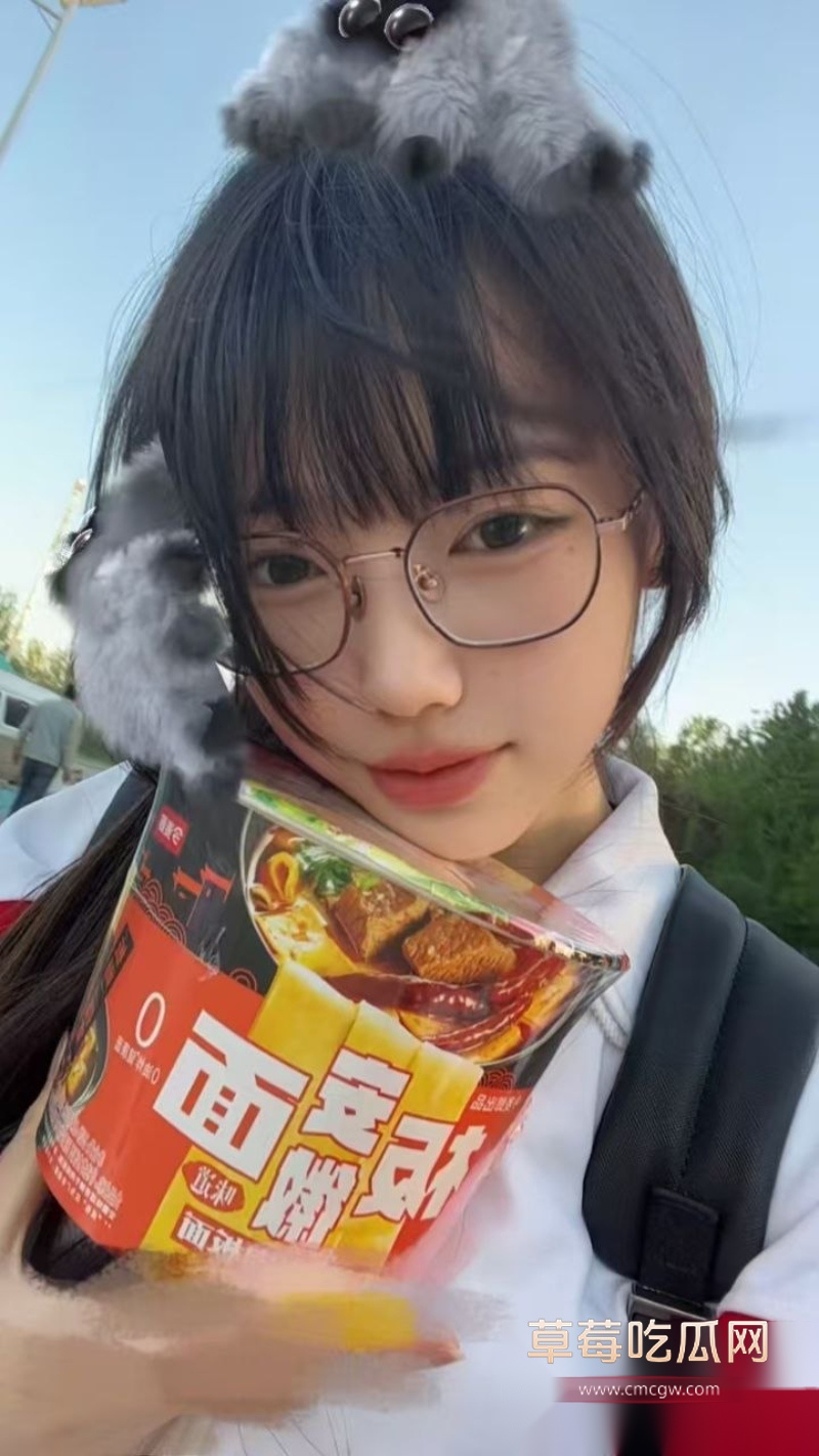 福建19岁可爱嫩妹马妍琪 27 福建19岁可爱嫩妹马妍琪 27