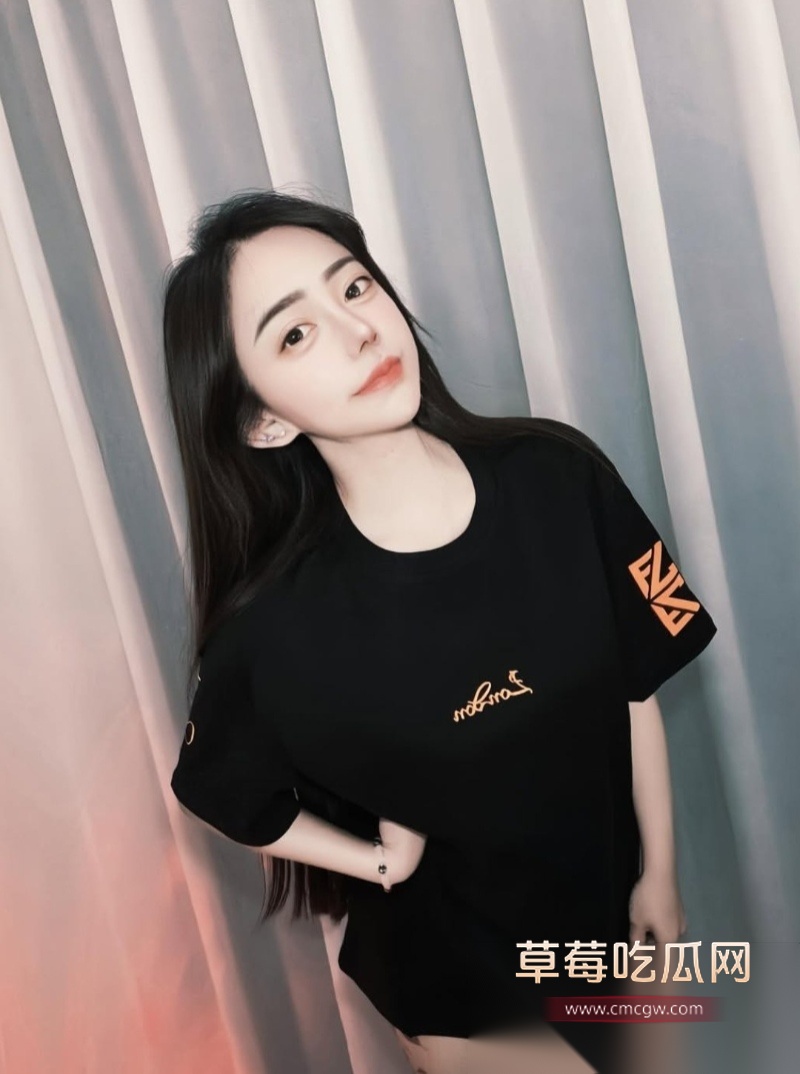 IG高颜巨乳嫩妹 jie.e2 12