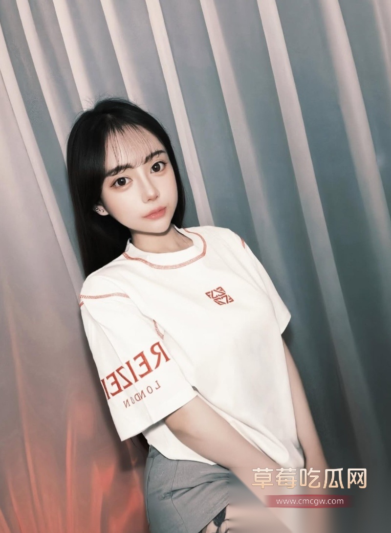 IG高颜巨乳嫩妹 jie.e2 15