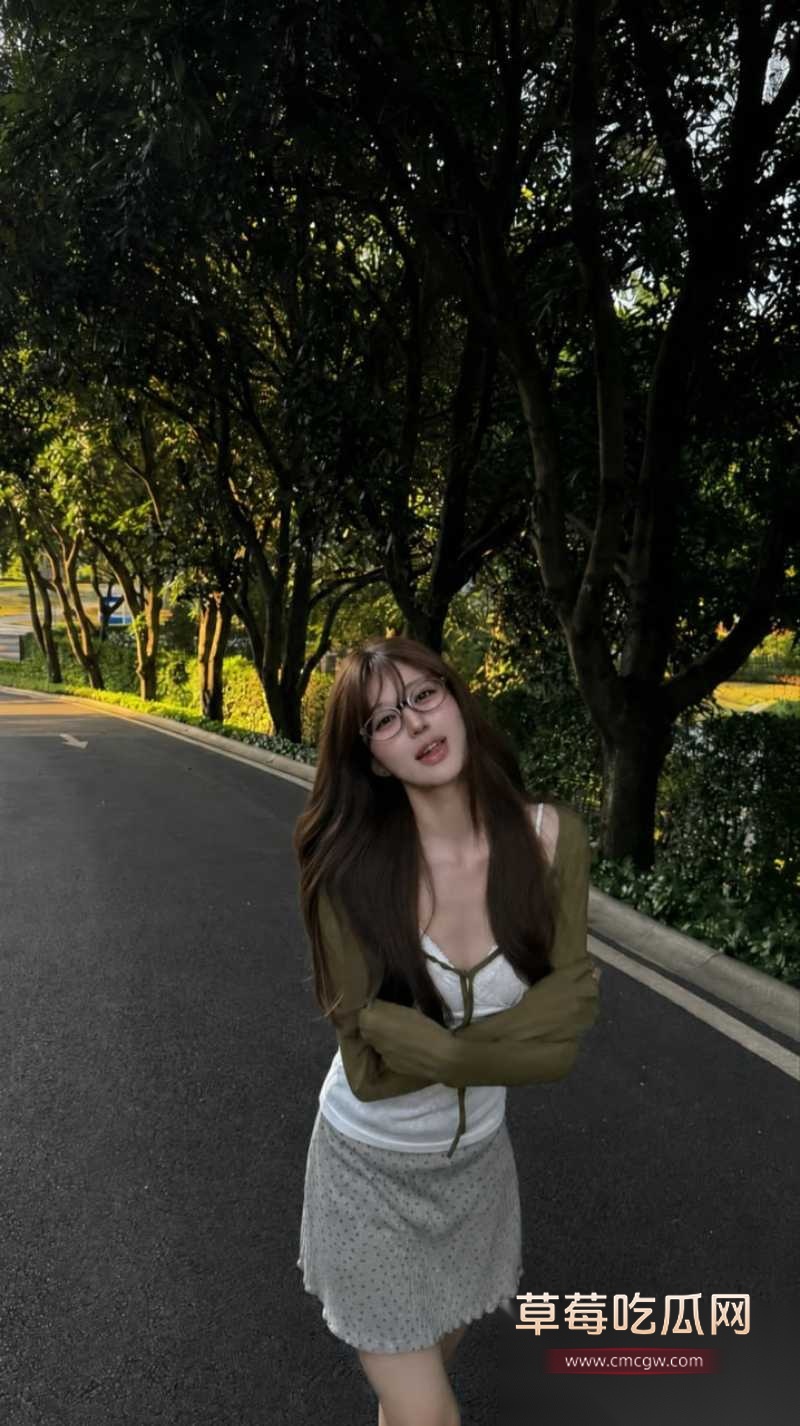 青岛工程职业学院女教师 薛千千 23