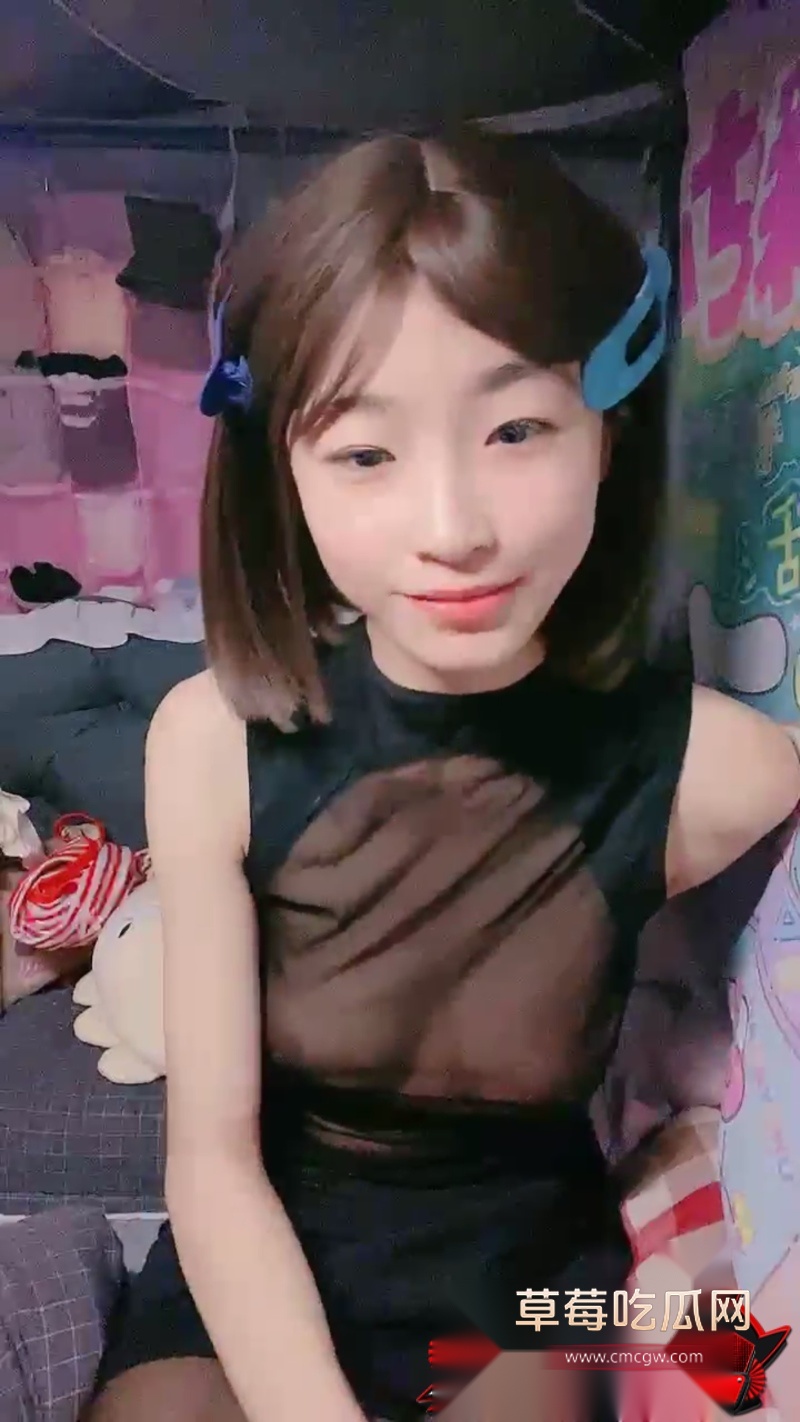 身边的大学学妹竟是福利姬 10 身边的大学学妹竟是福利姬 10