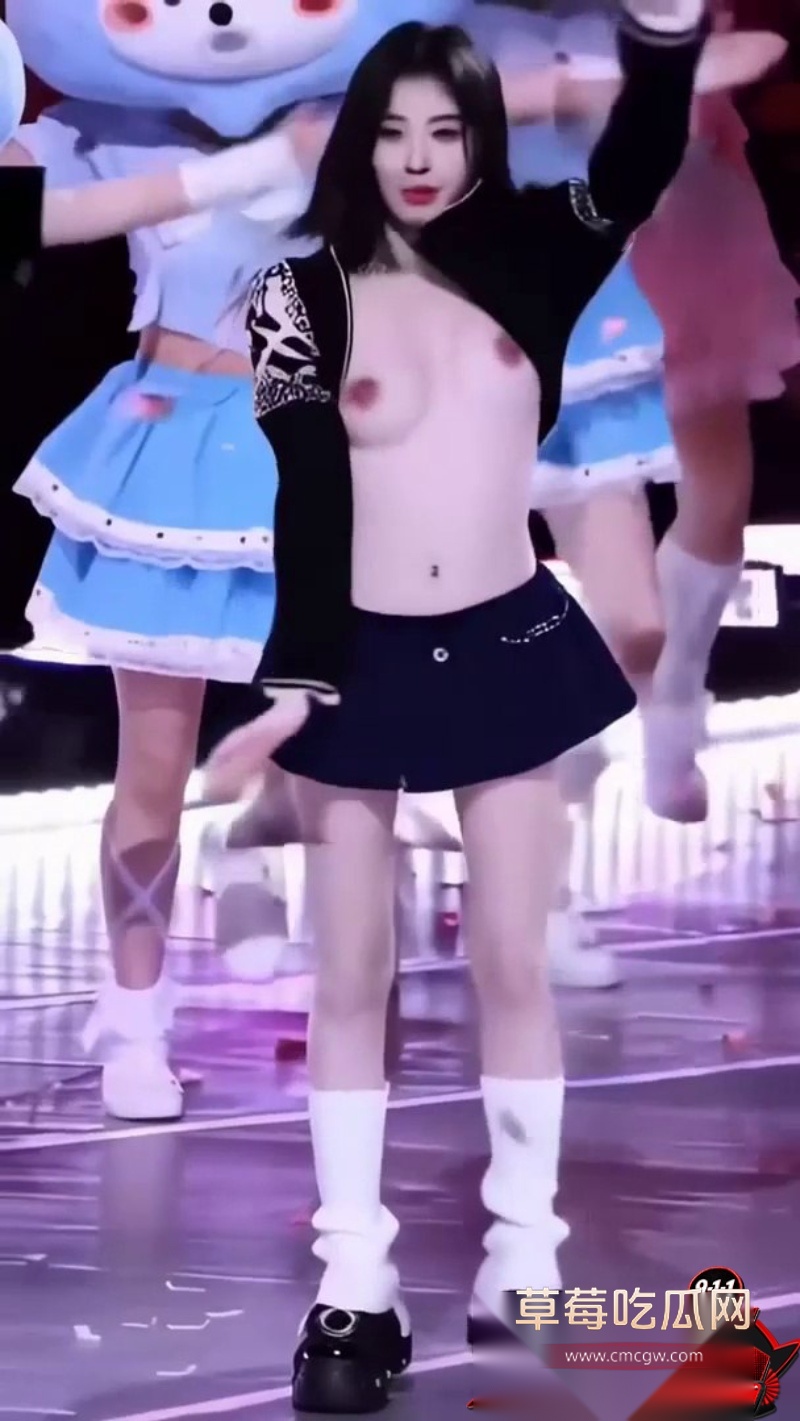 AI魔改多位明星和抖音女网红全裸热舞 13