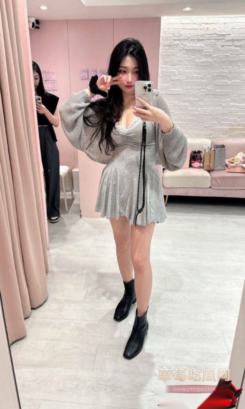 台灣00後清純大奶母狗林璟彤 2