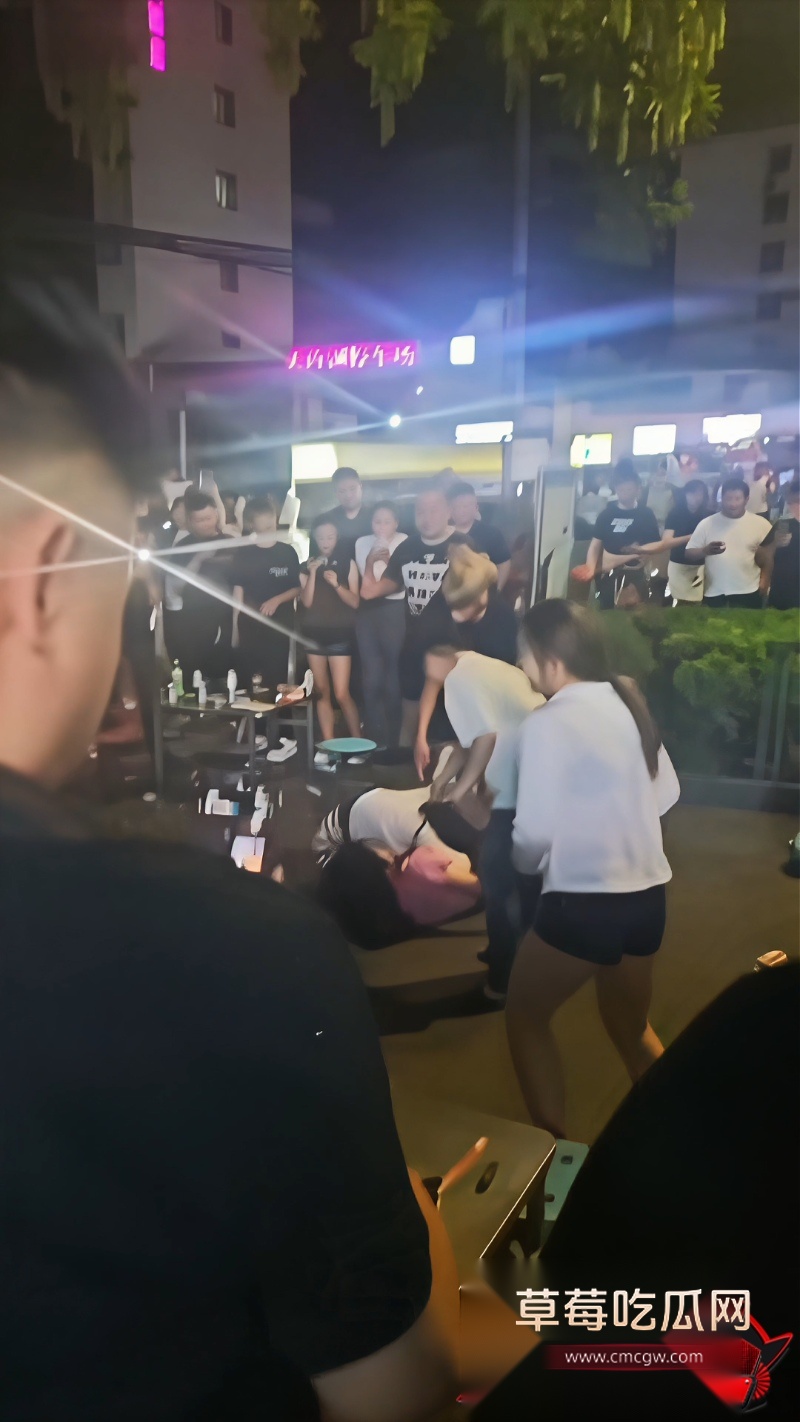 反差精神小妹 2