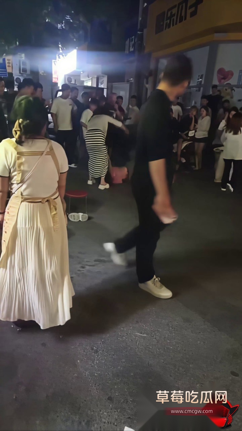 反差精神小妹 3