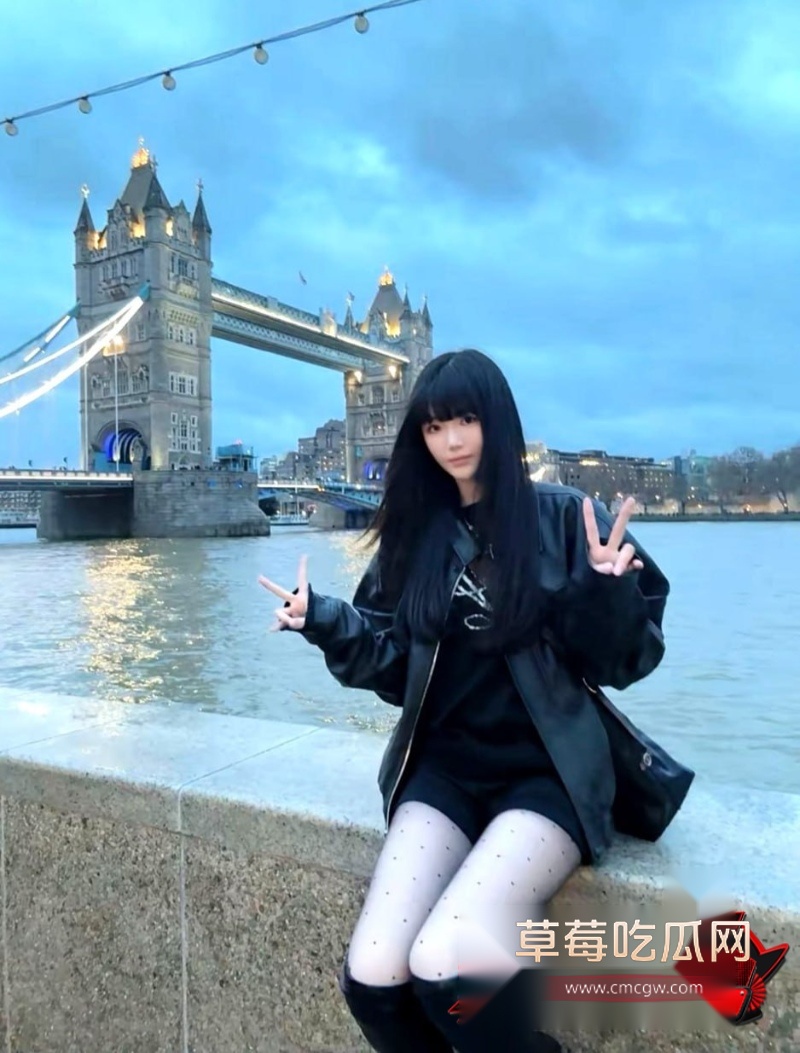 齐刘海二次元甜妹一脸骚相自慰诱惑2 齐刘海二次元甜妹一脸骚相自慰诱惑2