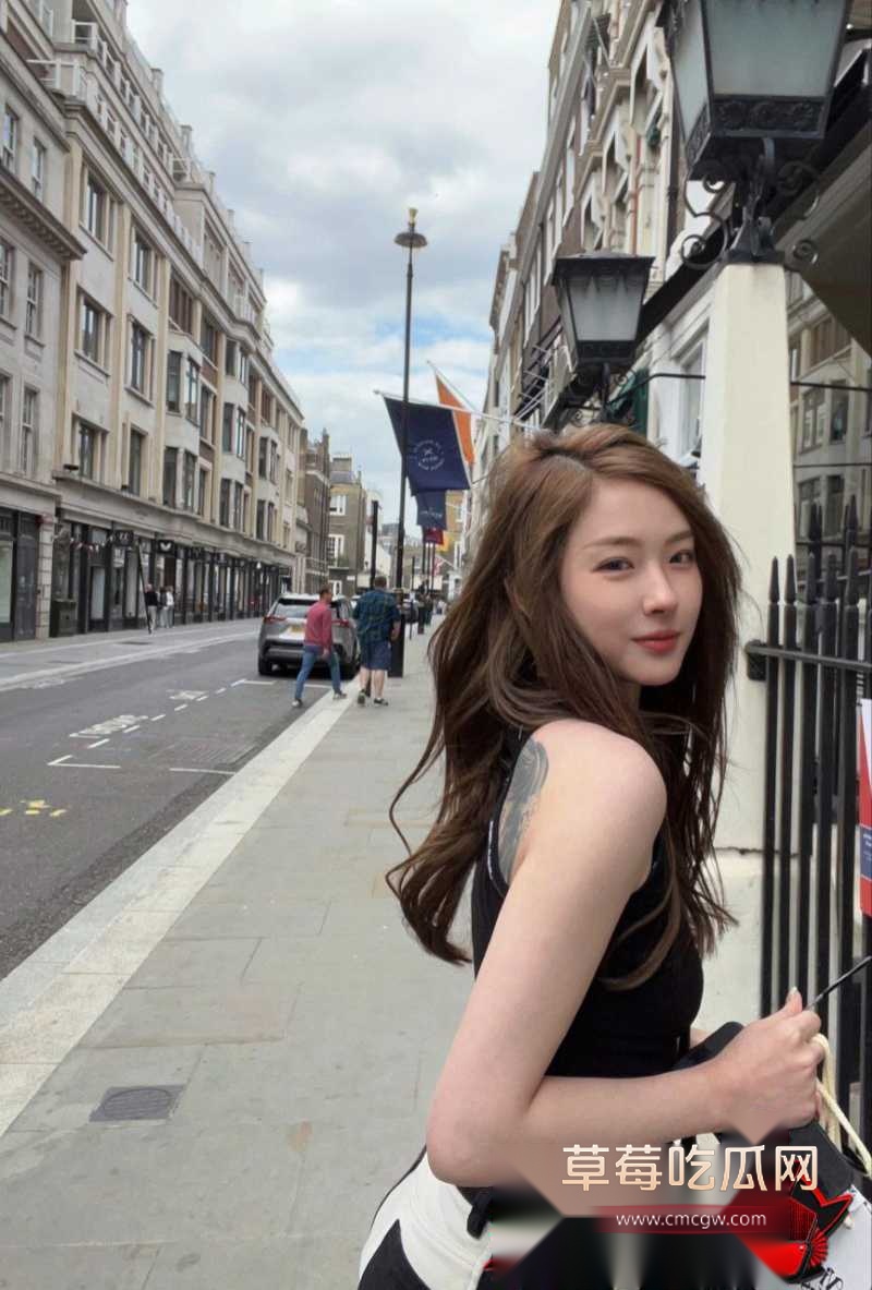 英国高颜留学生 周颜晴 3
