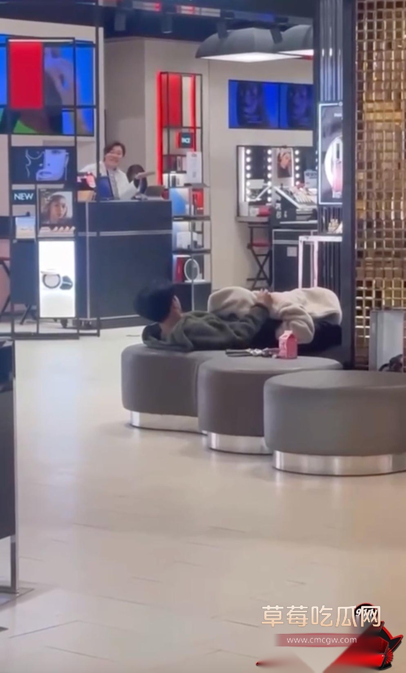 每日大赛之人妻福利合集 性感人妻风韵犹存 有着高超淫技欲望还特别大4 每日大赛之人妻福利合集 性感人妻风韵犹存 有着高超淫技欲望还特别大4