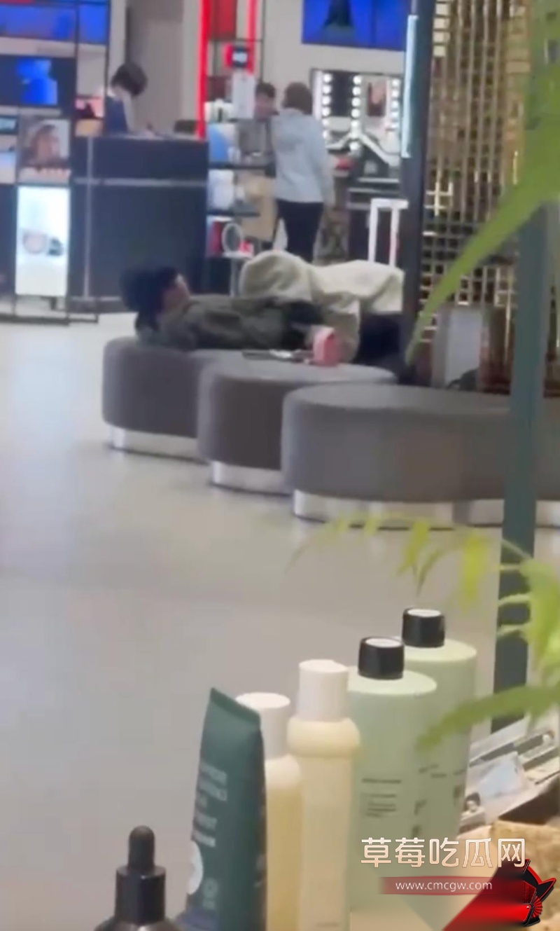 每日大赛之人妻福利合集 性感人妻风韵犹存 有着高超淫技欲望还特别大7 每日大赛之人妻福利合集 性感人妻风韵犹存 有着高超淫技欲望还特别大7