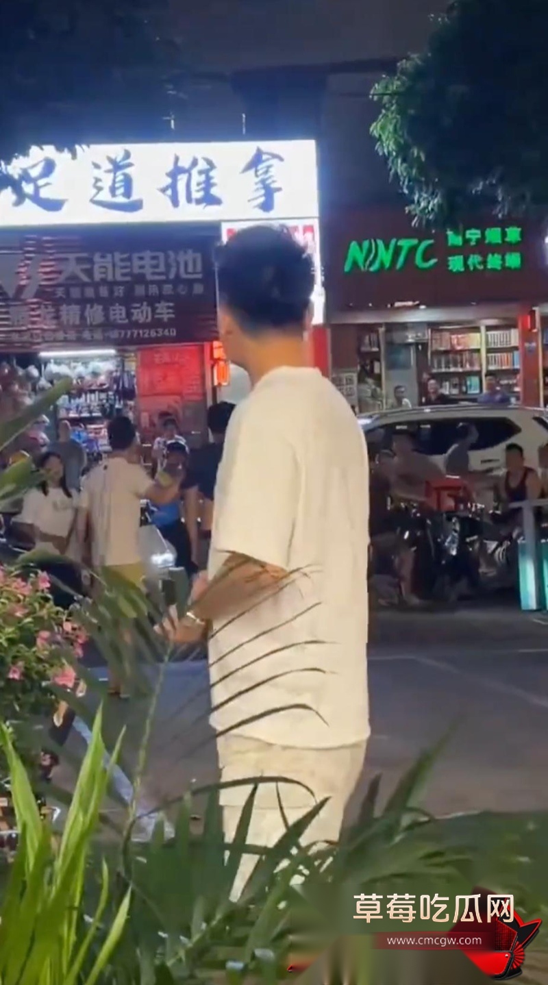 男同争风吃醋兄弟暴打男小三3 男同争风吃醋兄弟暴打男小三3