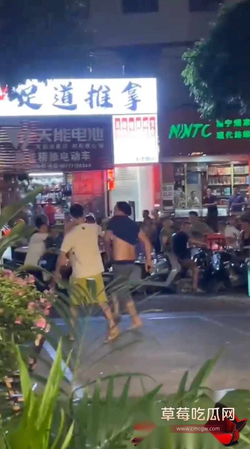 男同争风吃醋兄弟暴打男小三7 男同争风吃醋兄弟暴打男小三7