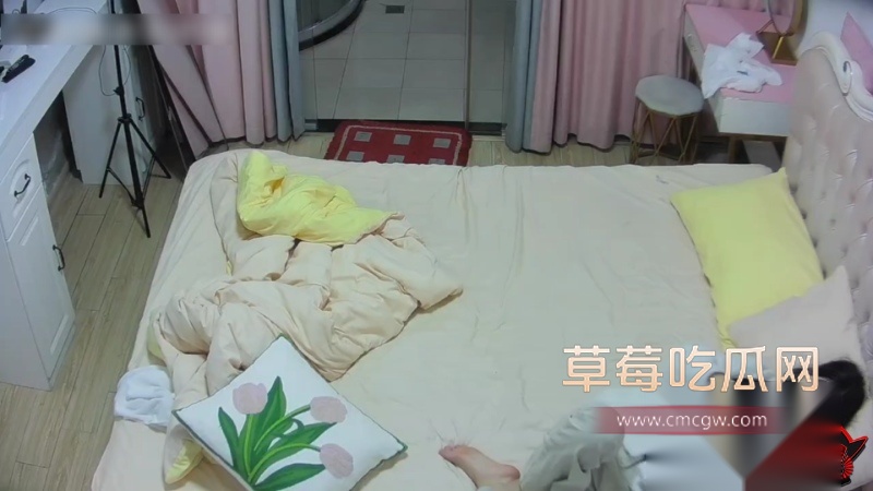 国产经典大学城高清监控实拍 1