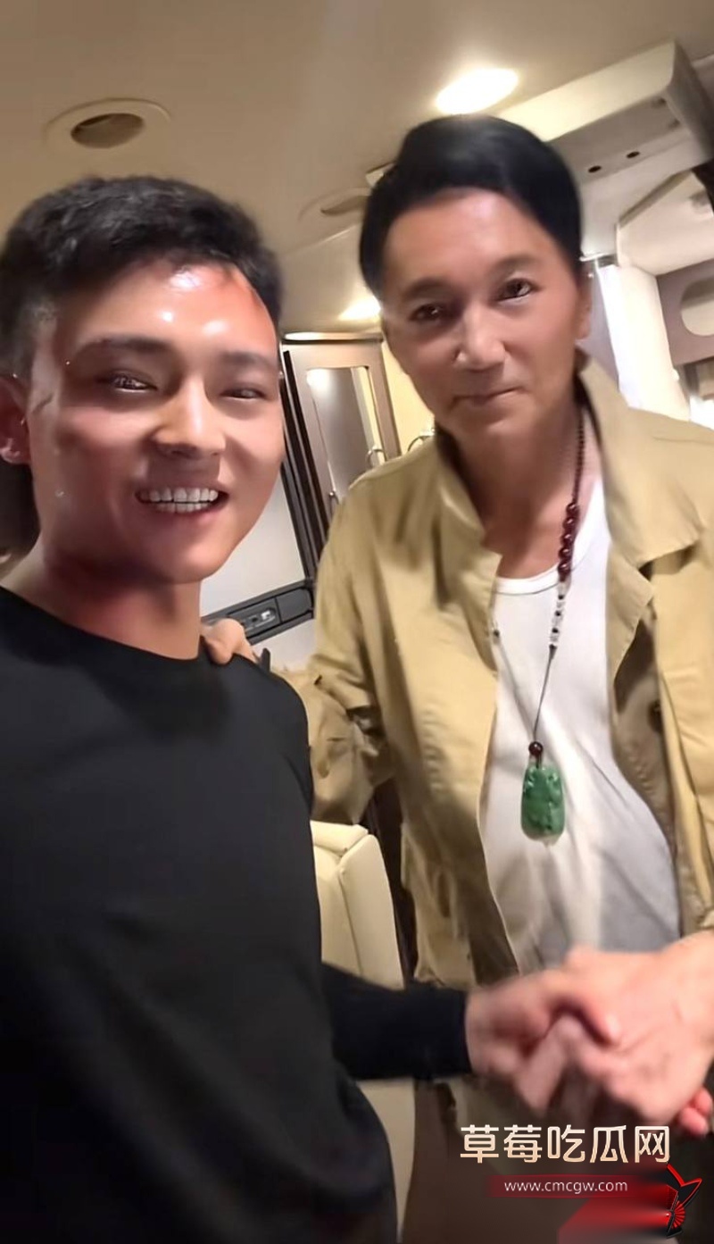 抖音网红豆豆吃不饱大瓜16