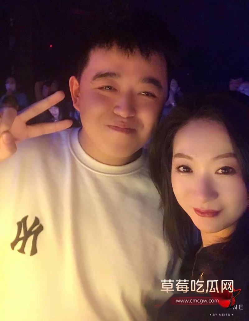 男网红小宋拼缝出轨约女粉7