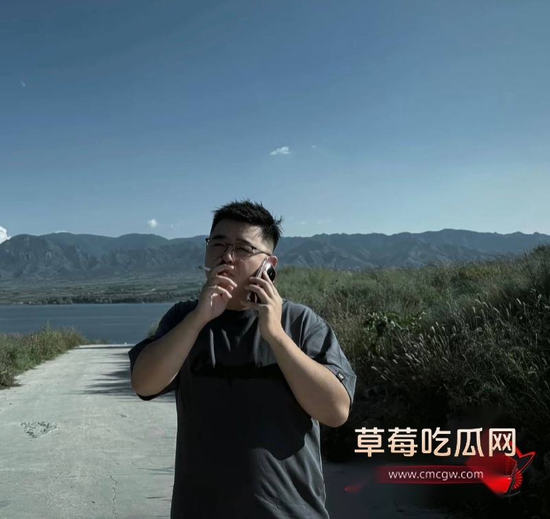 男网红小宋拼缝出轨约女粉25