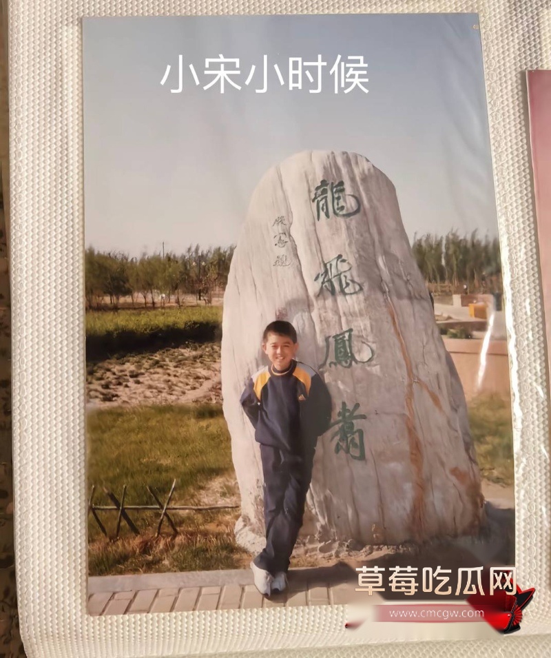 男网红小宋拼缝出轨约女粉27