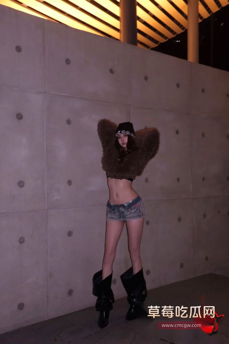 极品高颜值巨乳网红 小洁2 极品高颜值巨乳网红 小洁2