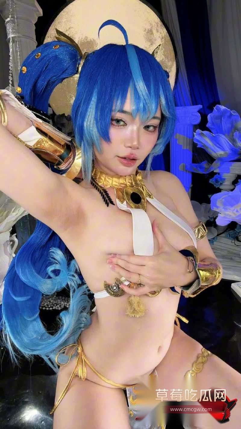 二次元极品巨乳福利姬 ZinieQ7