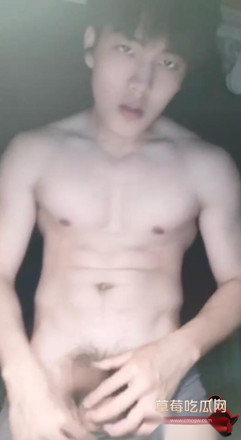 健身直男健身后在厕所激情打飞机6