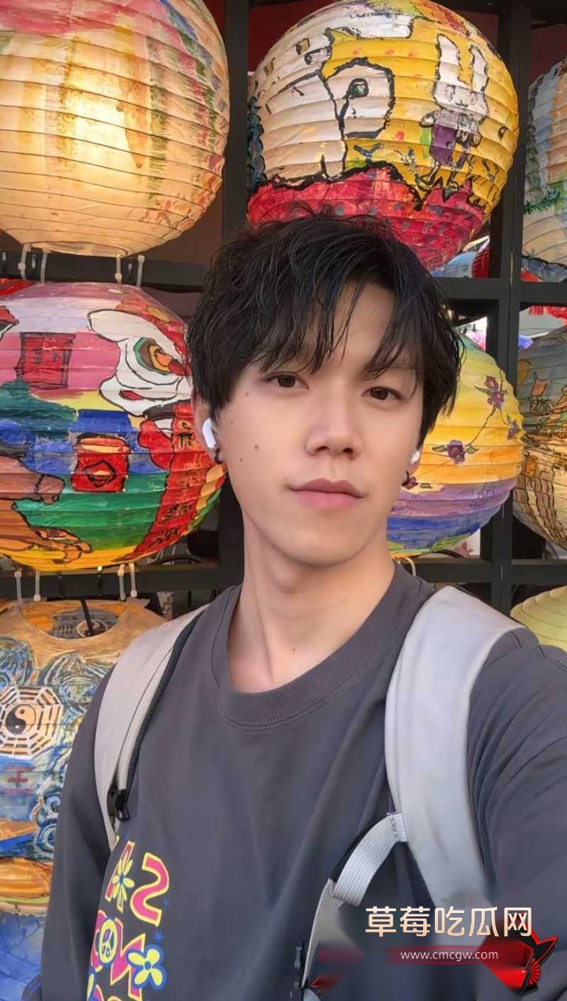 dy68w粉男网红Ryusuke47约炮女粉丝 14 dy68w粉男网红Ryusuke47约炮女粉丝 14
