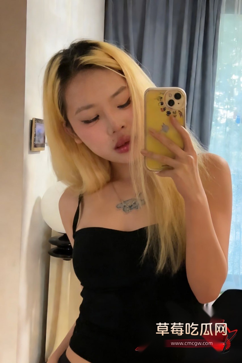 重庆漂亮金毛小姐姐 张程晨3 重庆漂亮金毛小姐姐 张程晨3