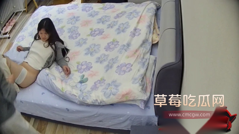 小情侣名宿开房被拍全程 2 小情侣名宿开房被拍全程 2