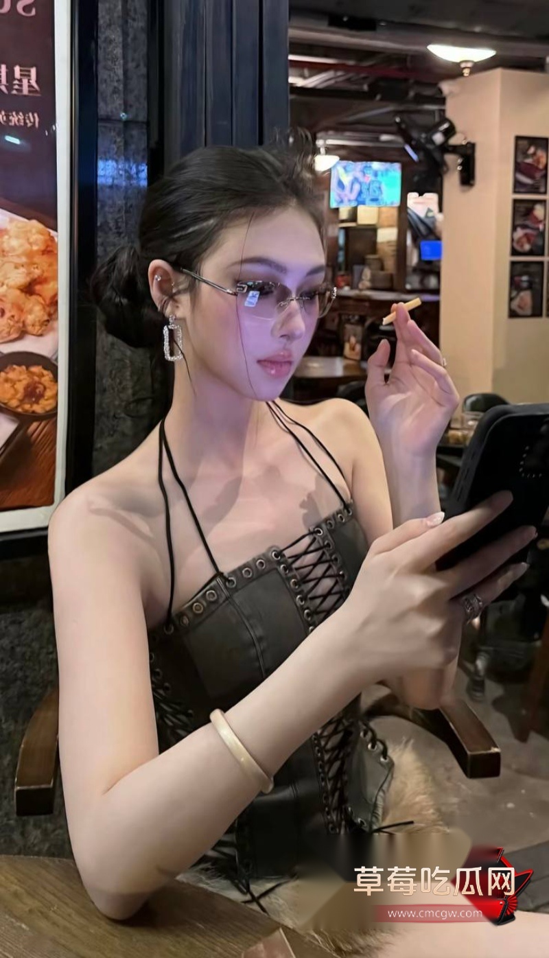 dy50w粉男网红杨洁乱搞染病毒8 dy50w粉男网红杨洁乱搞染病毒8