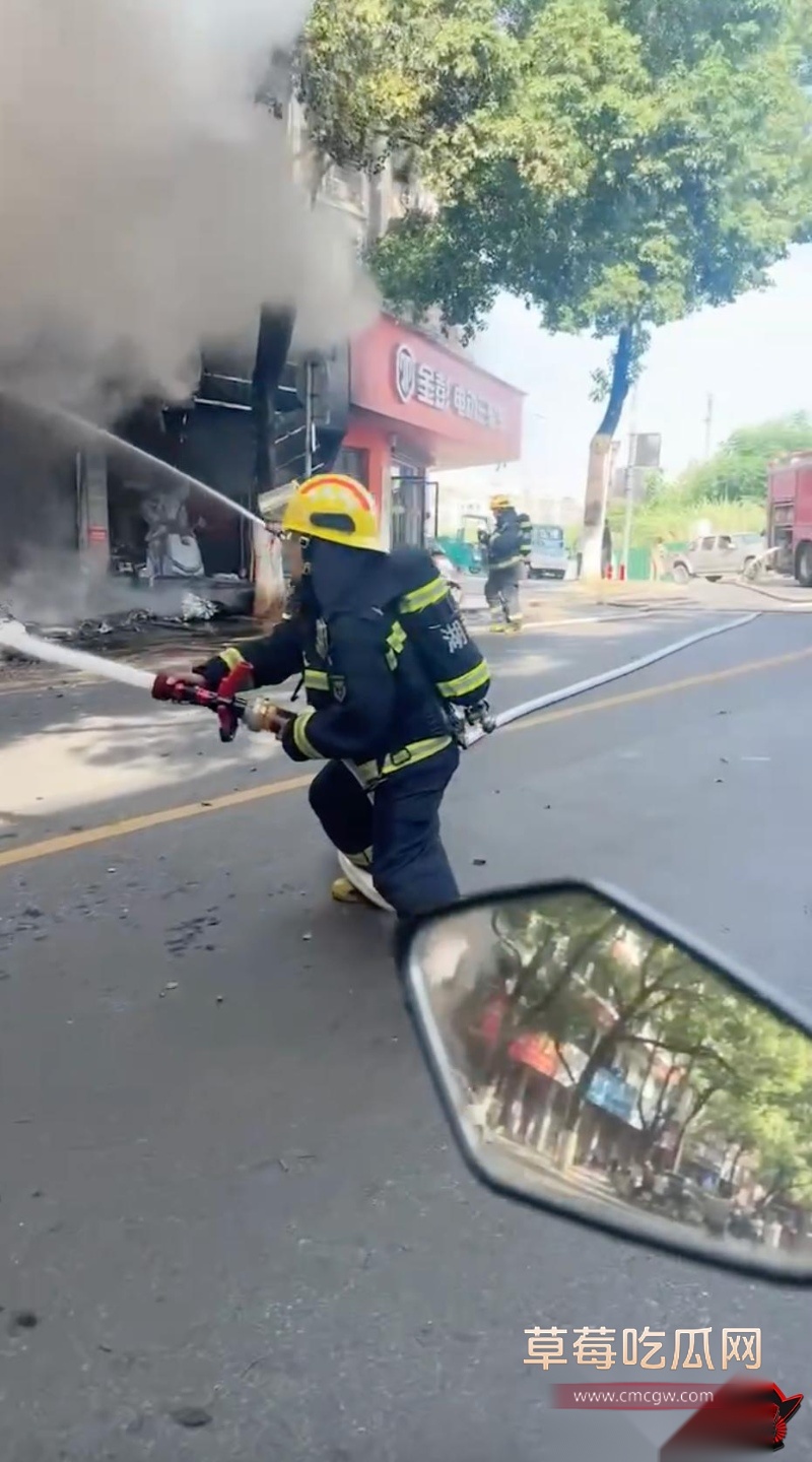 岳阳平江雅迪代理商自杀式放火事件2 岳阳平江雅迪代理商自杀式放火事件2