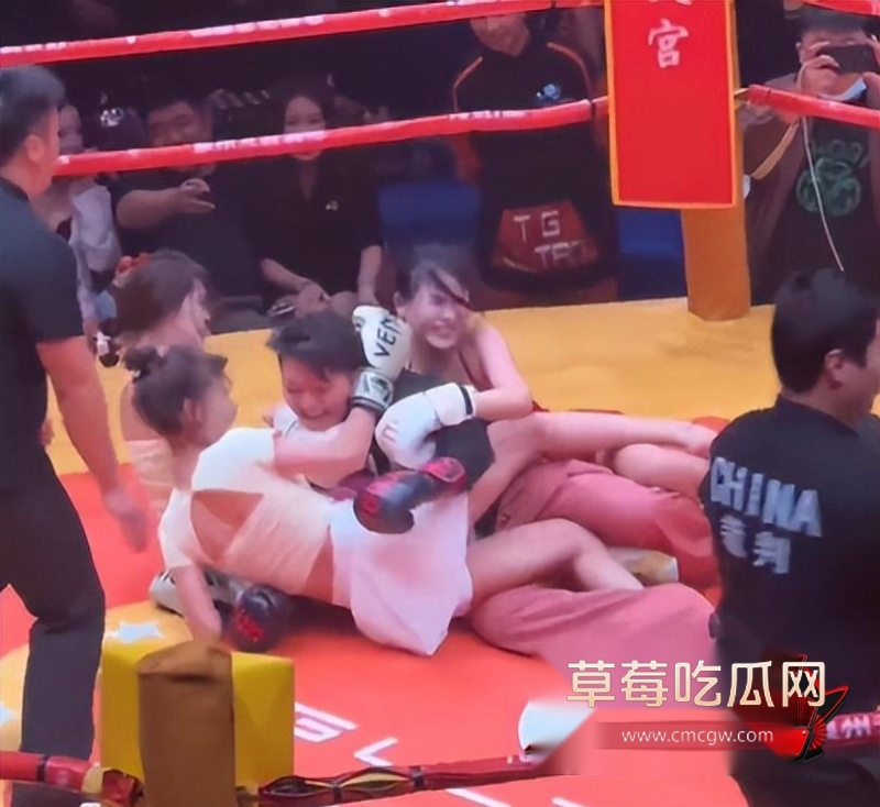 泉州酒吧举办商K拳击赛4 泉州酒吧举办商K拳击赛4