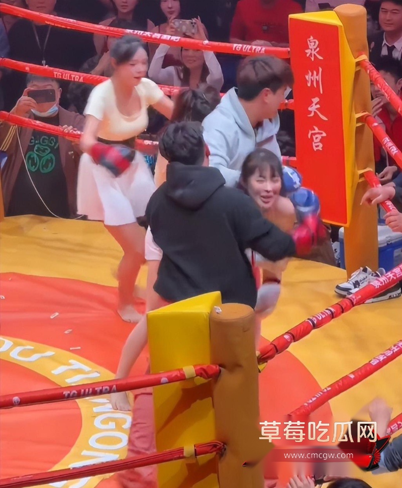 泉州酒吧举办商K拳击赛5 泉州酒吧举办商K拳击赛5