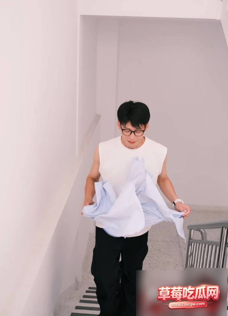 体育教师 抖音地陪网红 台风来了 骗色多人 19