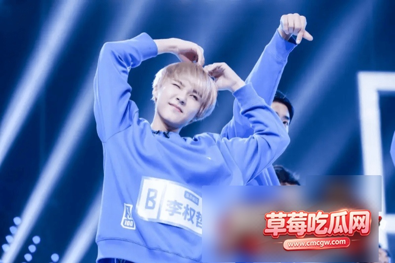 歌手李权哲高铁占座4 歌手李权哲高铁占座4