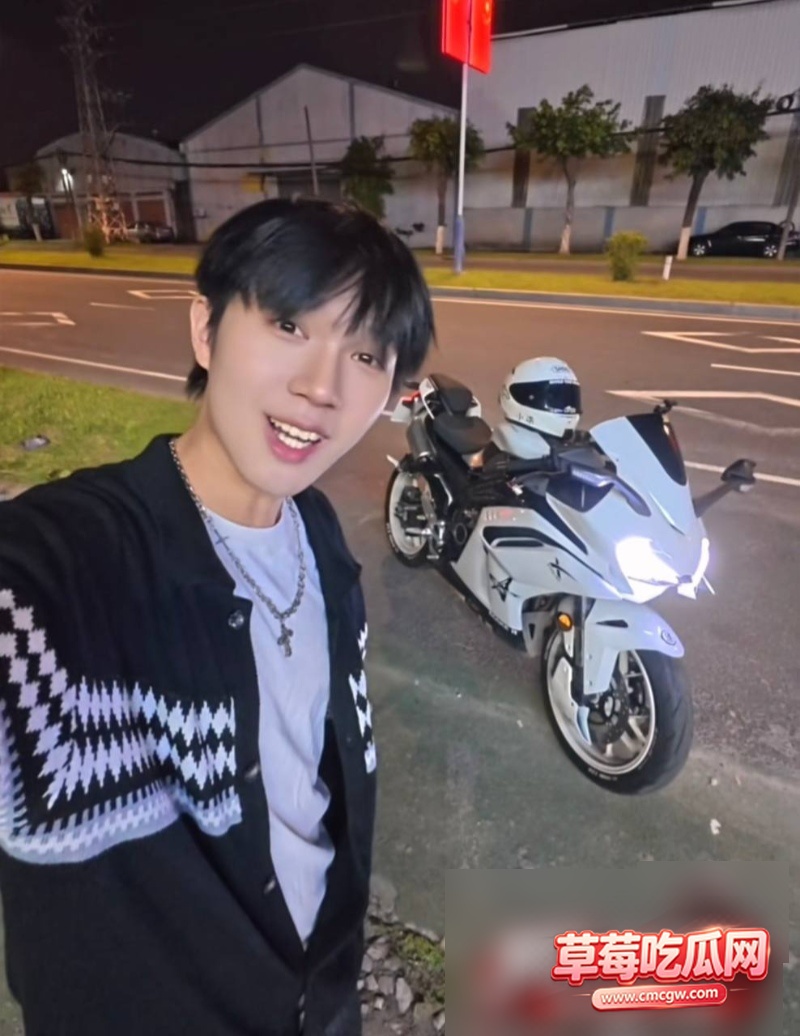 佛山机车网红小柒 49 佛山机车网红小柒 49