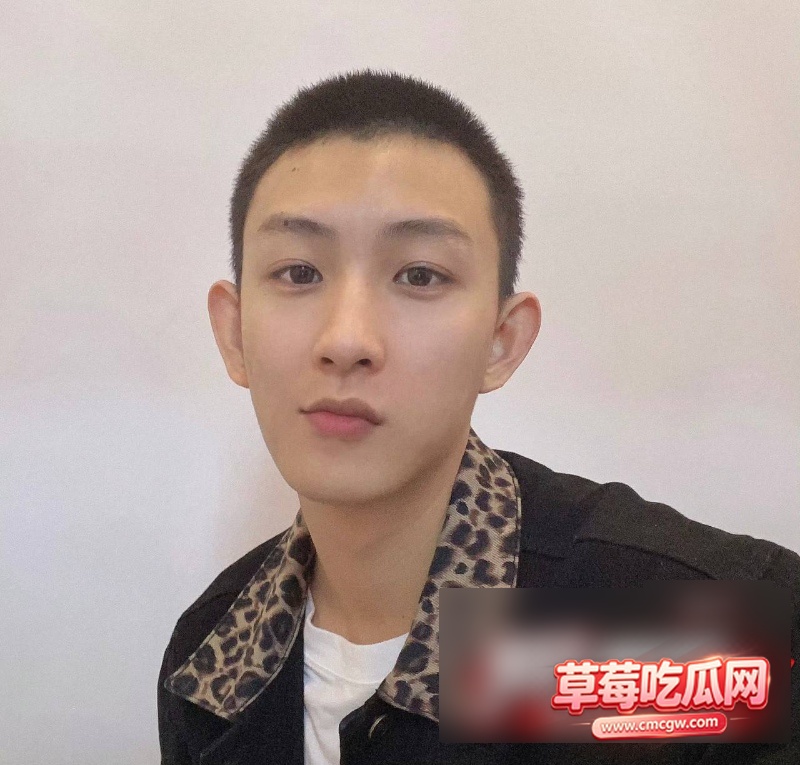 快手213w粉男网红 邓川14 快手213w粉男网红 邓川14